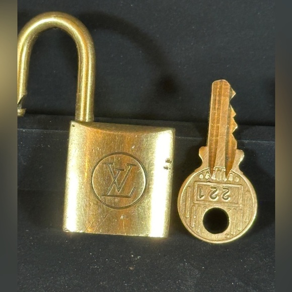 #221 Louis Vuitton Lock and Key - Picture 2 of 4